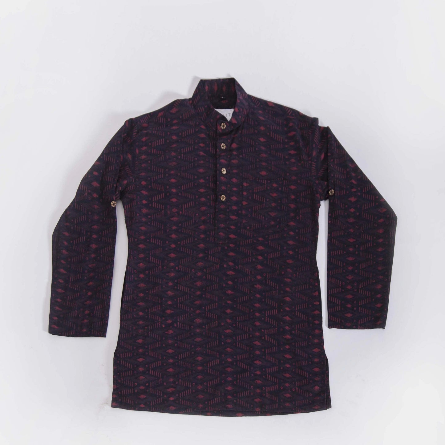 Diamond Red Brash & Rad The Diamond Red Kurta. This loose fitting and airy Kurta pairs well with some jeans or chinos and boots or sneakers. Long sleeves to be kept stretched out or rolled up in place with wooden buttons on the elbows to maintain that cool and casual vibe. 100% Cotton Chest and Side Pockets Regular Fit Made in India